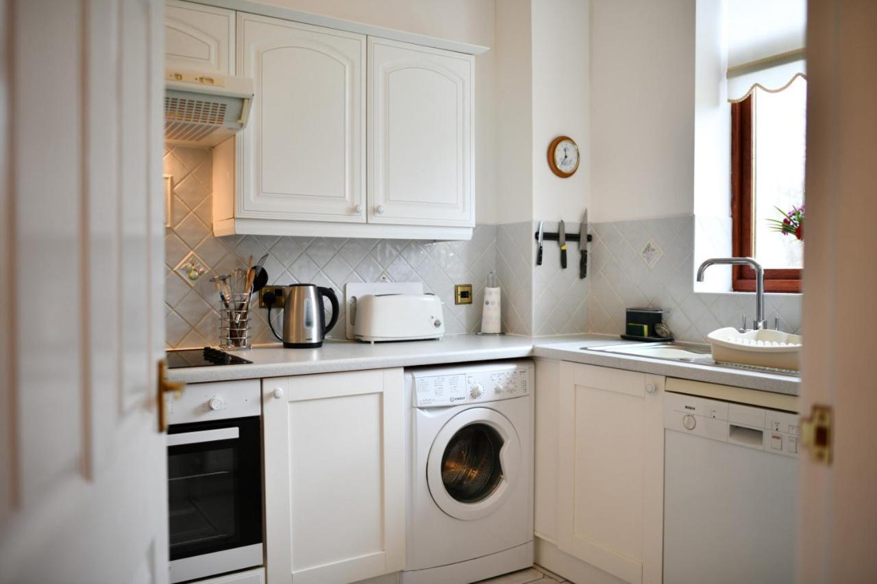Dunvegan Apartment ทรูน ภายนอก รูปภาพ